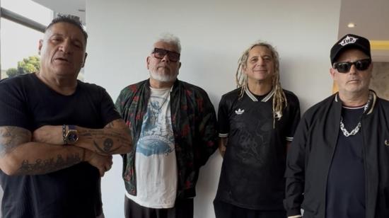 Integrantes de Los Auténticos Decadentes a su llegada a un hotel ubicado en el norte de Quito para participar en el festival Rock Latam 2026.