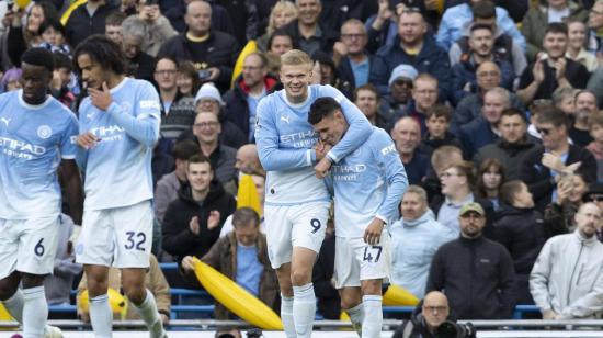Erling Haaland celebra con sus compañeros el segundo gol de la victoria del Manchester City ante el Ipswich, en el partido jugado el sábado 17 de octubre de 2026, en Manchester.