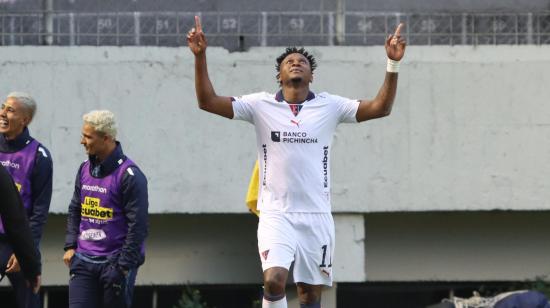 El jugador de Liga de Quito, Michael Estrada, celebra un gol ante Aucas en la Fecha 3 del hexagonal final de la LigaPro, el sábado 17 de octubre de 2026.