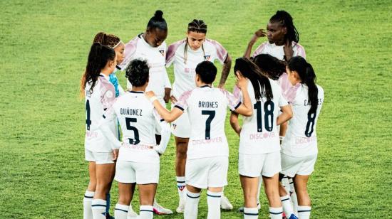 Las jugadoras de Guerreras Albas luego del partido ante Olimpia tras la Fecha 2 de la fase de grupos de la Copa Libertadores femenina, el lunes 19 de octubre de 2026.