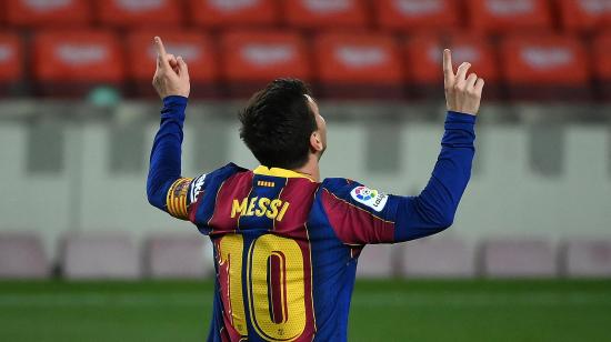 Lionel Messi durante un partido con el FC Barcelona ante el Getafe en la temporada 2020-2021 en el Camp Nou.