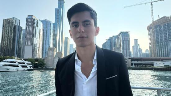 Pablo Zavala, el joven ecuatoriano de 25 años, que junto a otros dos universitario ganó un concurso organizado por OpenAI en Estados Unidos.