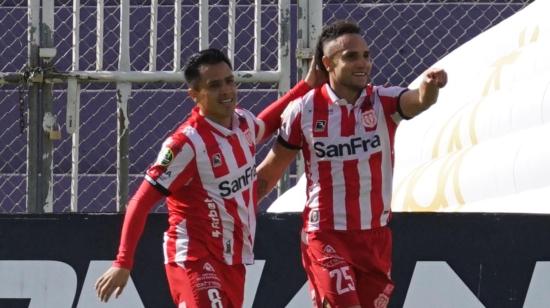 Los jugadores de Técnico Universitario celebran un gol ante Mushuc Runa en la Fecha 4 del hexagonal del descenso, este lunes 26 de octubre de 2026.