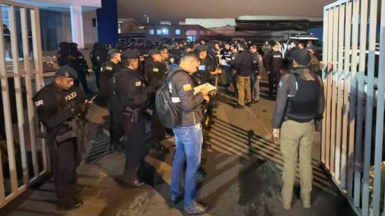 Allanamiento de viviendas y oficinas de exfuncionarios del Municipio de Cuenca, este 27 de octubre de 2026.