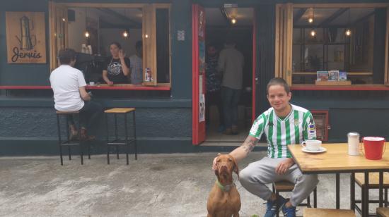 Jervis es una cafetería que permite el ingreso de mascotas.