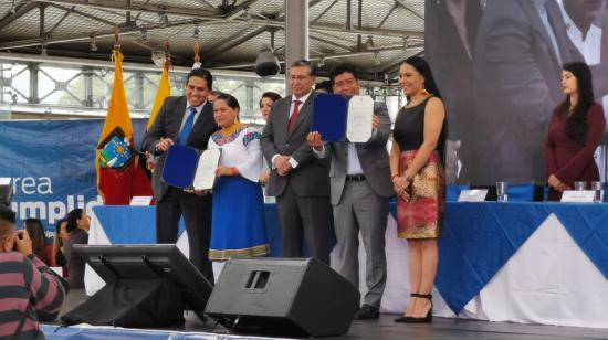 Jorge Yunda recibió las credenciales que lo acreditan como el nuevo alcalde de Quito.