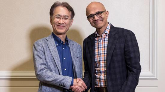 Kenichiro Yoshida, CEO de Sony, y Satya Nadella, CEO de Microsoft.