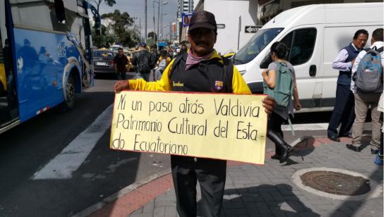 Washington Reyes, comunero de Valdivia, en los exteriores de la Corte Nacional de Justicia.