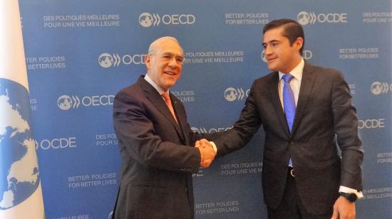 El Ministro Richard Martínez junto al Secretario General de la OCDE, Angel Gurría. 