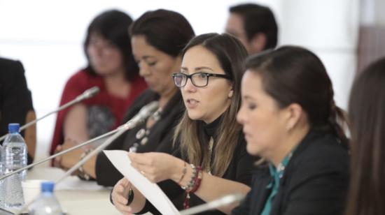 La ministra de Salud, Verónica Espinosa, durante su comparecencia en la comisión de Fiscalización de la Asamblea Nacional.