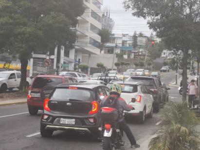 El impuesto verde grava la contaminación producida por vehículos de transporte terrestre.