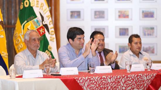 El vicepresidente Otto Sonnenholzner, junto al ministro Carlos Pérez en un acto en Zamora Chinchipe.