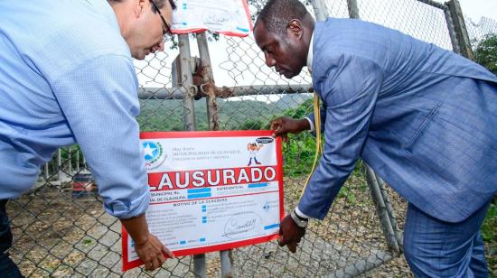 El recorrido del Municipio para clausurar las canteras comenzó en el kilómetro 10,5 de la Vía a la Costa. 