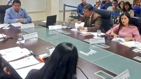 El presidente del Consejo de Participación, José Carlos Tuárez, habló al inicio de la sesión para declararse víctima de calumnias.