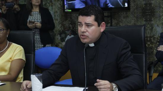 José Tuárez, sacerdote dominico, preside el CPCCS