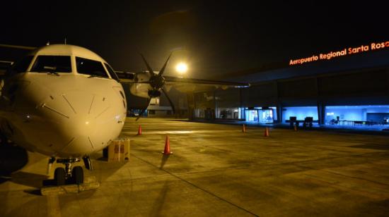 La Dirección General de Aviación Civil administra el Aeropuerto Regional Santa Rosa, en El Oro.