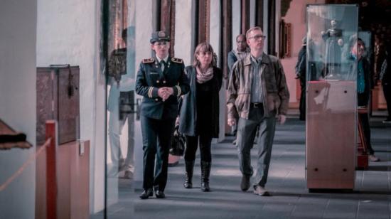 El embajador de Estados Unidos, Mike Fitzpatrick, junto a su esposa, Silvana Valdivieso, recorren el Centro Histórico de Quito