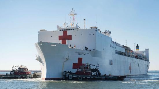 Imagen de archivo de 2017 del buque hospital USNS Comfort del gobierno estadounidense.