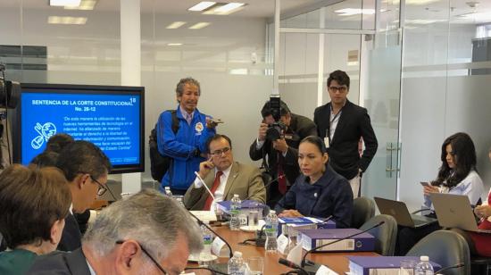 Diana Atamaint, presidenta del Consejo Nacional Electoral (CNE), en la Comisión de Participación Ciudadana de la Asamblea Nacional.