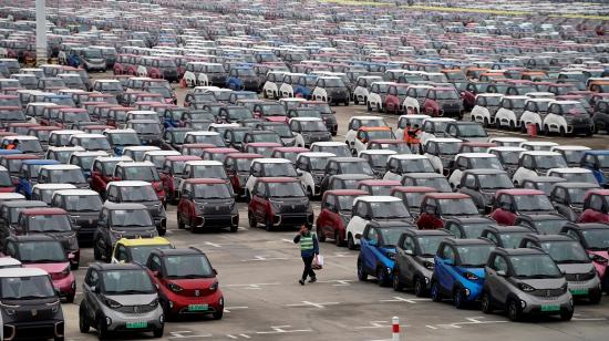 Depósito de vehículos chinos, de la marca Baojun, en Liuzhou. 