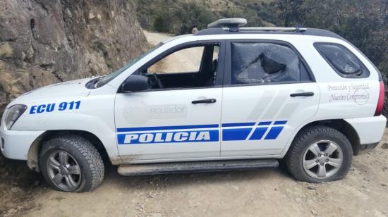 Un patrullero de la Policía Nacional presuntamente fue atacado en el sector de Río Blanco, en Azuay.