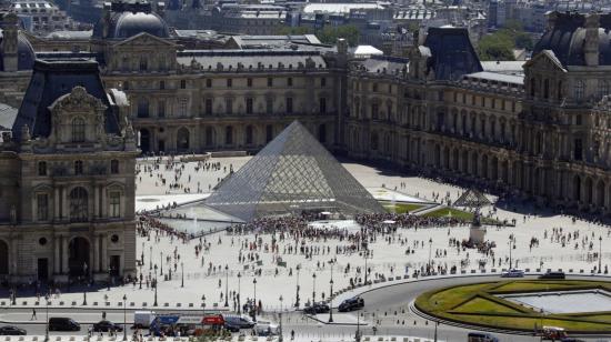 El Museo de Louvre apuesta por la reserva previa para combatir el colapso