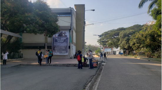 Fachada de la Facultad de Ciencias Médicas de la Universidad de Guayaquil, en agosto de 2019. 