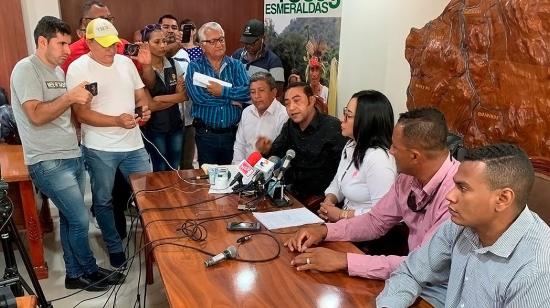 La Prefecta de Esmeraldas convocó a una rueda de prensa para rechazar la concesión de la refinería.