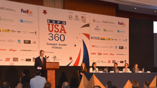 El embajador de Estados Unidos en Ecuador, Michael Fitzpatrick, durante la inauguración de la Feria Expo USA 360 que busca acercar a inversionistas con productores locales.  