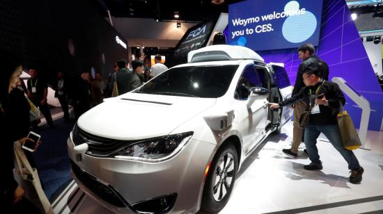 Presentación de un auto de Waymo, el proyecto de desarrollo de vehículos autónomos de Google, durante un evento en Las Vegas.