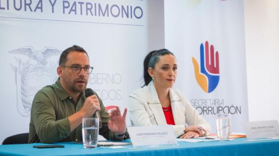 Juan Fernando Velasco, ministro de Cultura, y Dora Ordóñez, secretaria Anticorrupción subrogante.