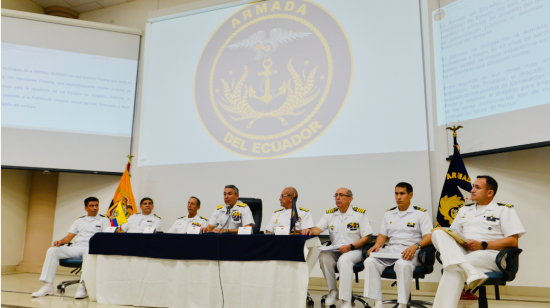 El Comandante de la Armada Nacional, Darwin Jarrín, respondió a los cuestionamientos sobre el contrato del dragado del río Guayas, presentados por el prefecto Morales.  