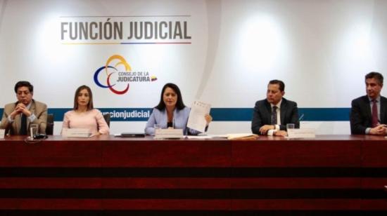 De izquierda a derecha: Jorge Moreno Yanez, Isabel Barreno, María del Carmen Maldonado (presidenta), Juan José Morillo y Fausto Murillo.