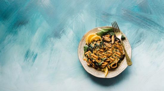 Almuerzo vegano de 'Kay Pacha' basado en plantas y yerbas. 