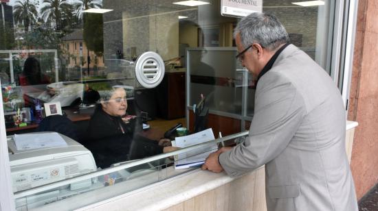 El presidente del TCE, Arturo Cabrera, presentó una alerta sobre su posible destitución en la Asamblea.