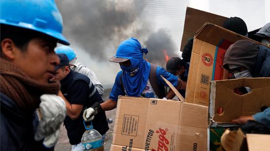 Manifestantes en Quito cumplen 10 días de protestas.