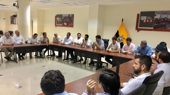 Tres delegados del Ejecutivo se reunieron en el ECU 911 de Samborondón con gremios productivos de la Costa. 