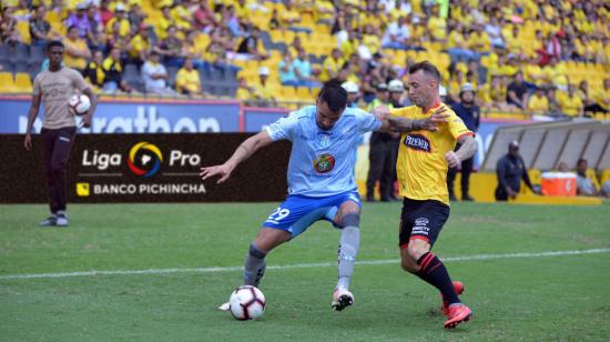 El duelo más atractivo de la fecha 28 de la LigaPro será el Clásico del Astillero entre Barcelona y Emelec. Damián Díaz (der.) será titular en los canarios. 