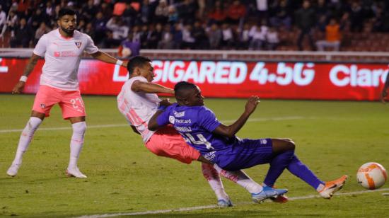 Liga de Quito venció 2-0 a Emelec en la primera semifinal de la llave por Copa Ecuador. 