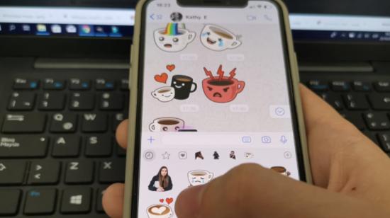 Los stickers se han convertido en un nuevo elemento de la mensajería instantánea.