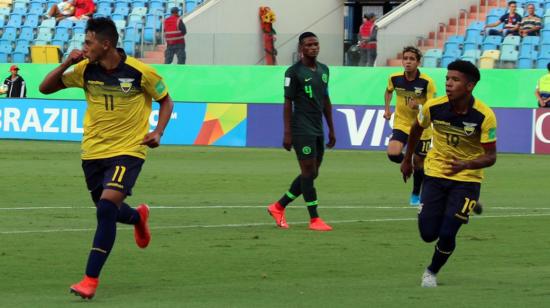 Adrían Mejía festeja su gol ante Nigeria por la segunda fecha del Grupo B.