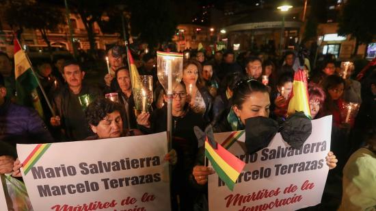 Bolivianos recordaron a dos ciudadanos que murieron en los disturbios tras las elecciones presidenciales. 