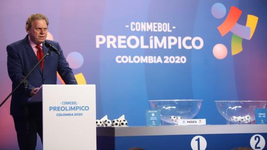 El presidente de la Federación Colombiana de Fútbol, Ramón Jesurún, dio inicio a la ceremonia.