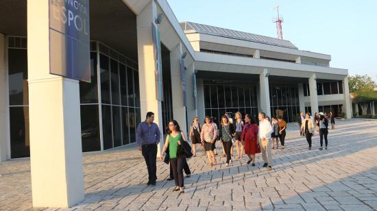 Fachada de la universidad ESPOL en Guayaquil, que rechazó la reducción de su presupuesto, este 4 de mayo. 