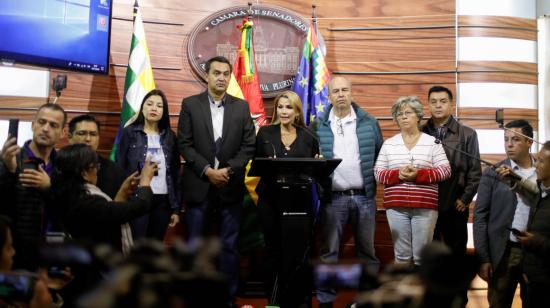 La senadora Jeanine Añez Chavez convocó a la reunión extraordinaria de la Asamblea Legislativa.