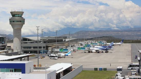 Vista del Aeropuerto Internacional Mariscal Sucre en Quito. 