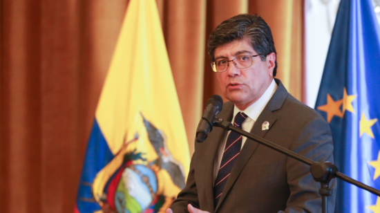 El ministro de Relaciones Exteriores, José Valencia, alertó sobre el impacto del éxodo venezolano en la región.