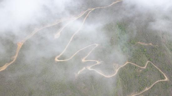 La Prefectura del Azuay afirmó que la apertura de accesos está afectando la geografía de la parroquia Chaucha