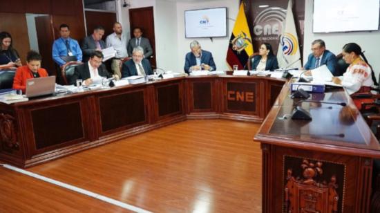 La sesión 063 del CNE del 26 de noviembre de 2019, inició con la presencia de todos los consejeros. Al final se perdió el quórum.