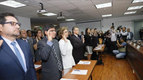 El lunes 2 de diciembre, los 26 conjueces temporales fueron posesionados por el Consejo de la Judicatura.  